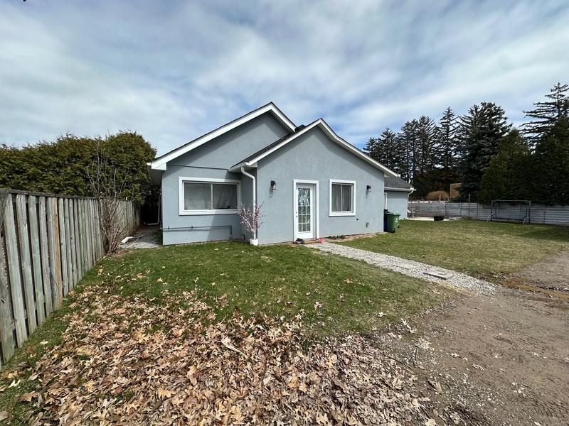 251 King St E, Stoney Creek
